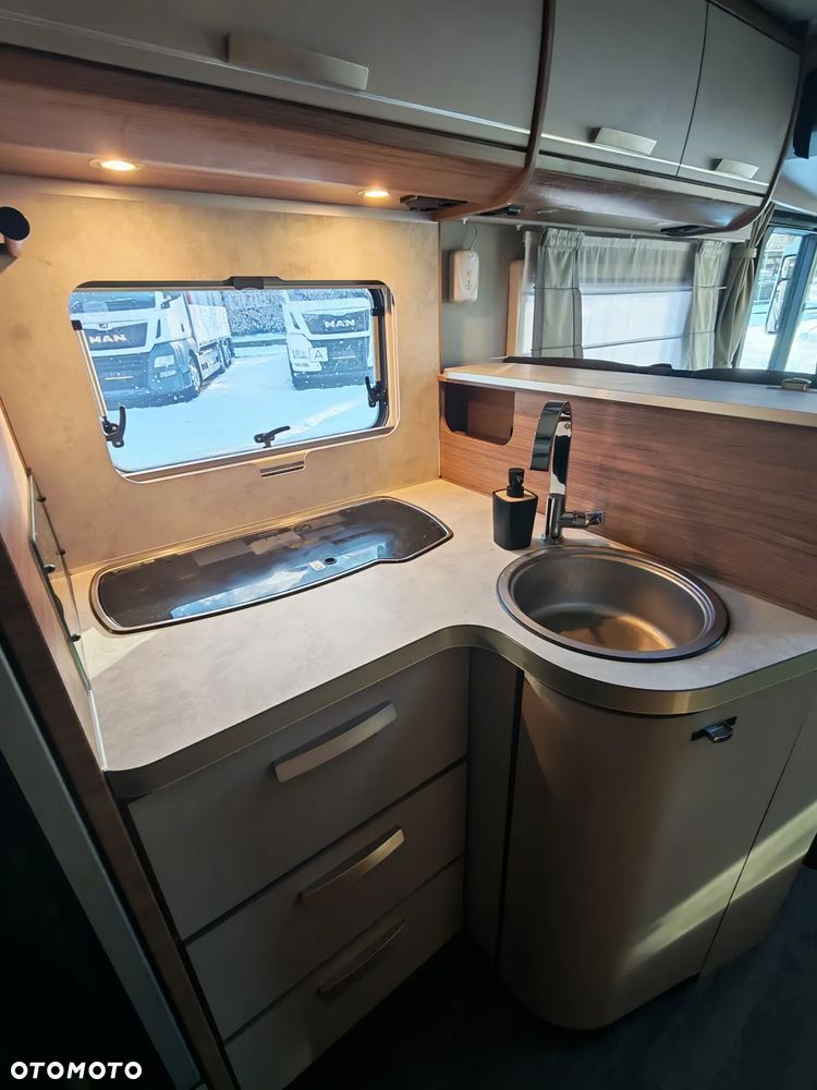 KNAUS Live i 700 MEG - 25