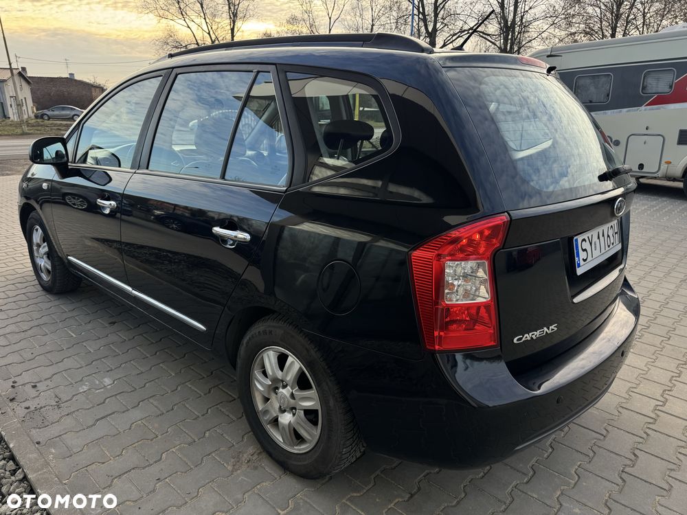 Kia Carens - 3
