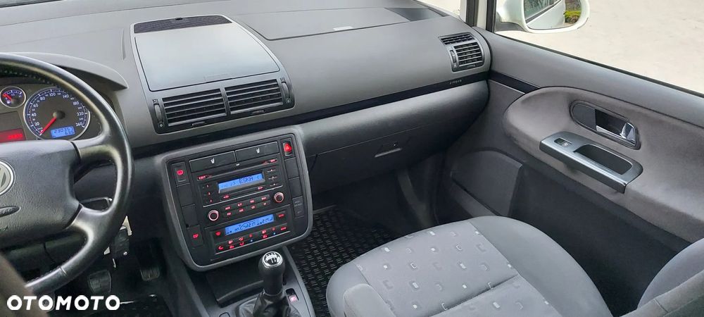 Volkswagen Sharan 1.9 TDI Trendline - 33