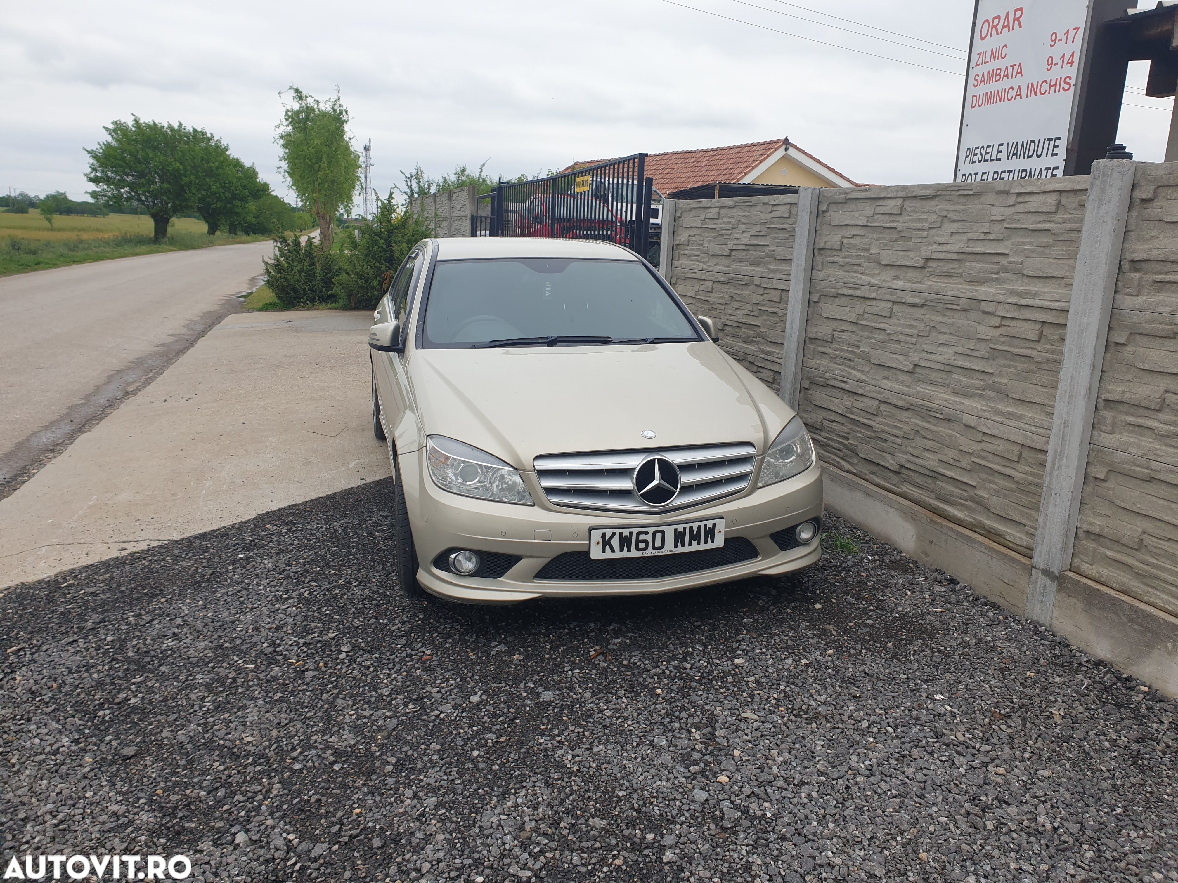 dezmembrez  Mercedes  2,2 - 1