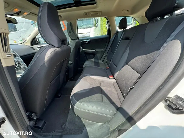 Volvo XC 60 D4 Momentum - 21