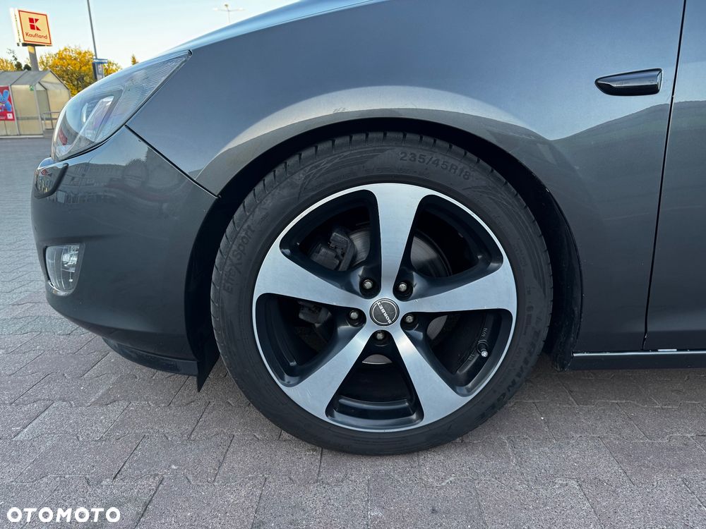 Opel Astra 1.6 T Cosmo - 13