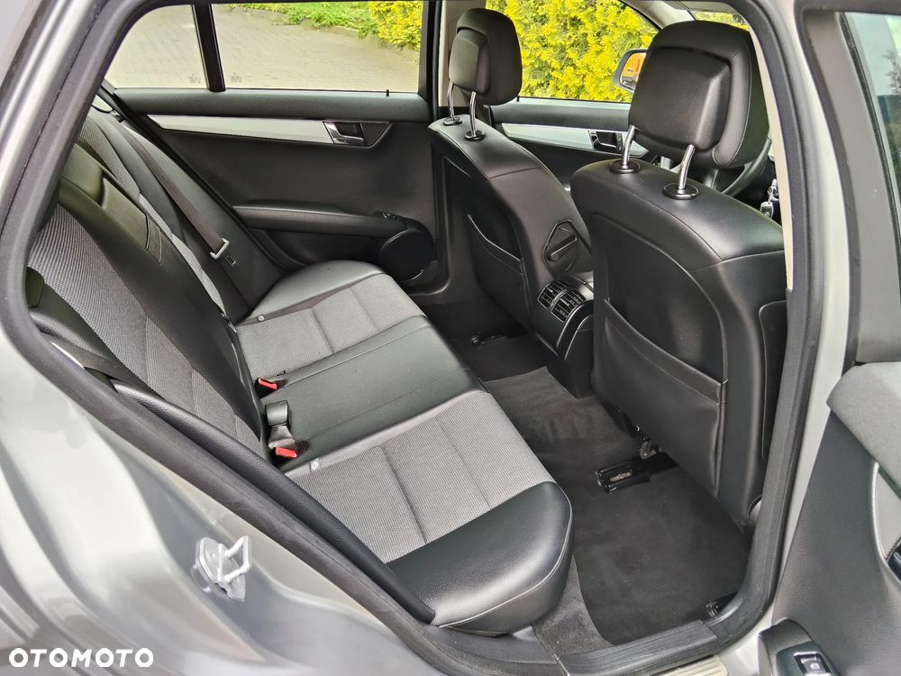 Mercedes-Benz Klasa C 200 Avantgarde Edition - 9