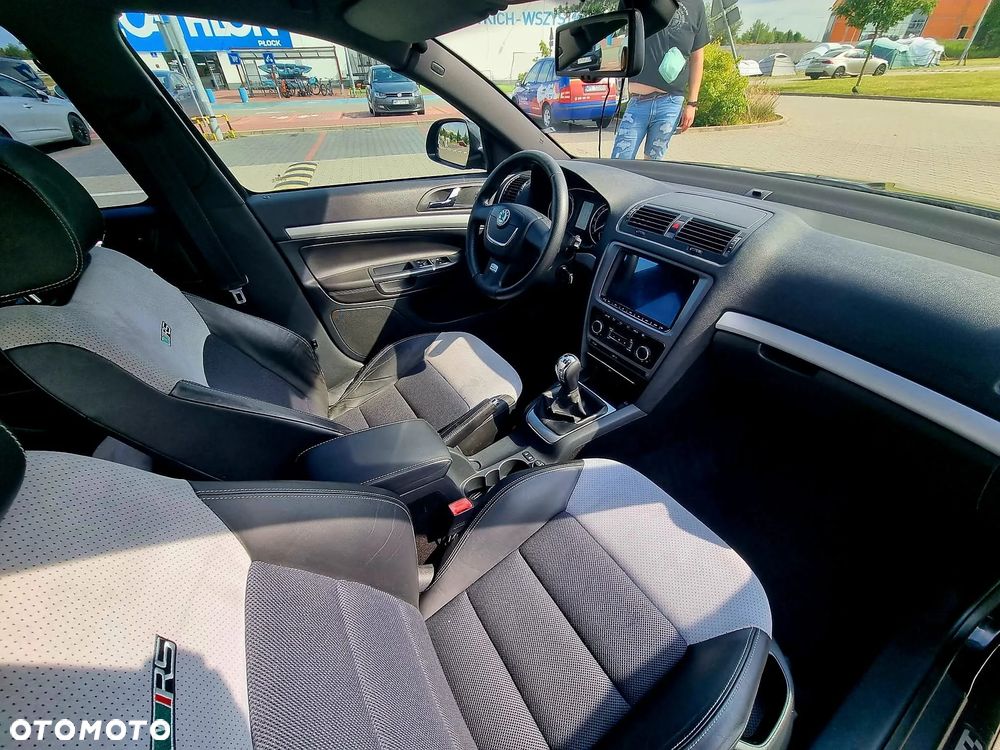 Skoda Octavia 2.0 TDI RS - 24