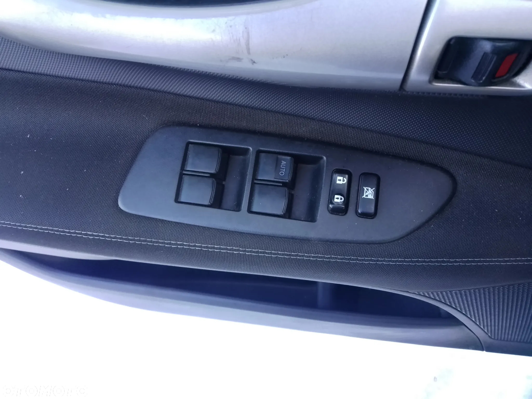 Przełącznik szyb TOYOTA Auris I - 3