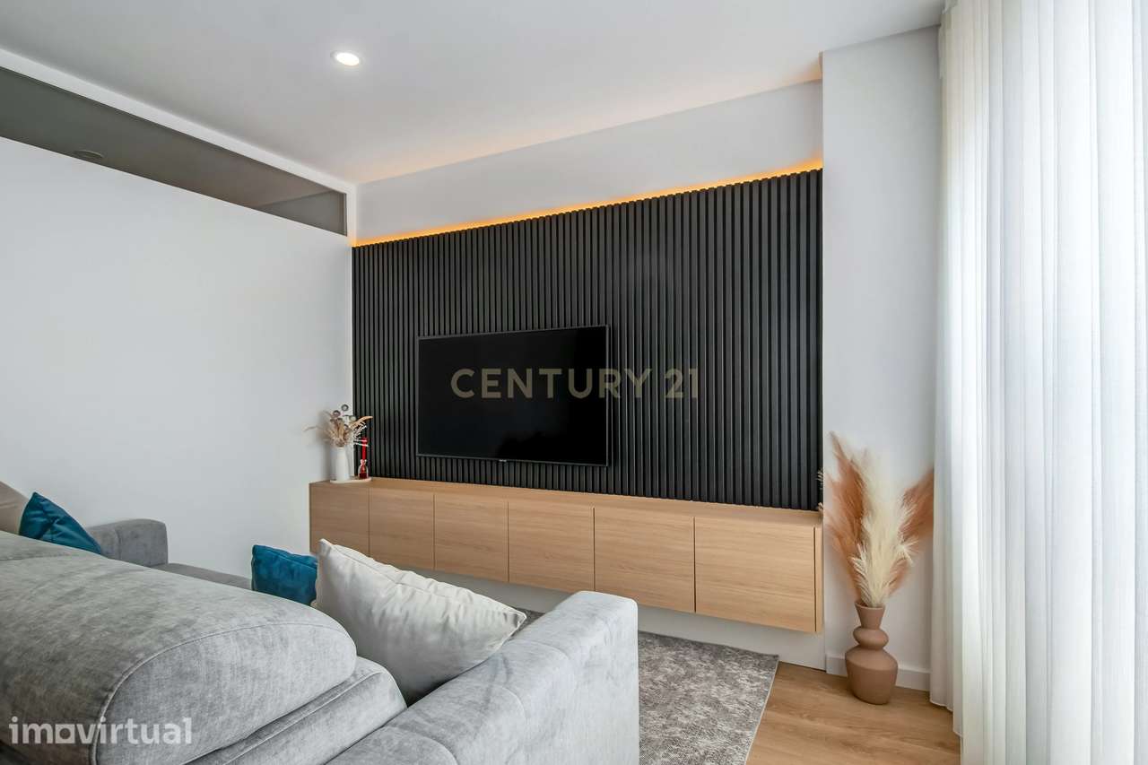 APARTAMENTO COM 1 QUARTO E LUGAR DE ESTACIONAMENTO - Grande imagem: 2/17