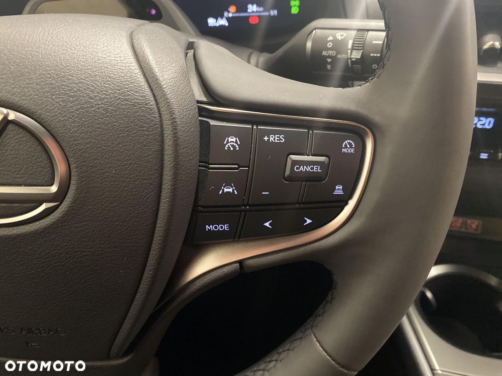 Lexus UX 300h Business - 14