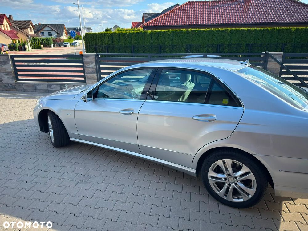 Mercedes-Benz Klasa E 250 CDI DPF BlueEFFICIENCY Avantgarde - 4