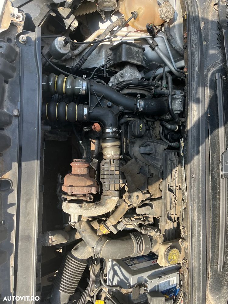 Dezmembrez Peugeot 308 1,6 HDI 2011 facelift - 6