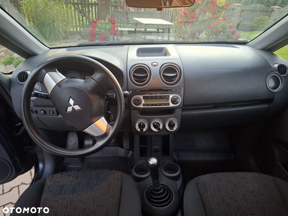 Mitsubishi Colt - 11