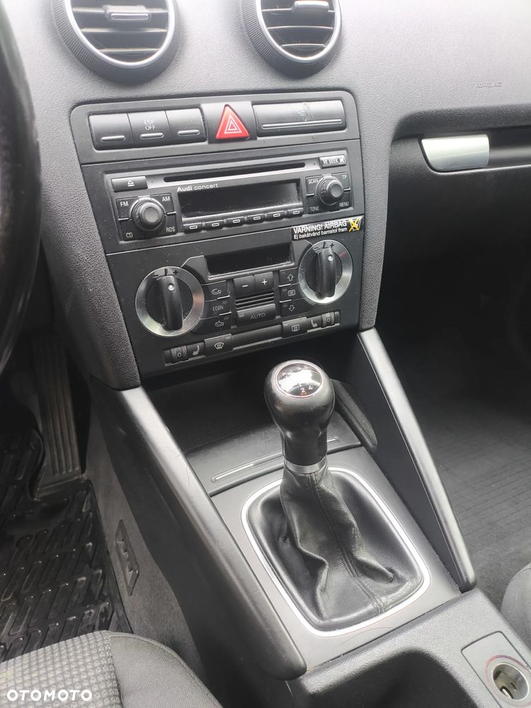 Audi A3 3-drzwiowe 1.6 Ambiente - 22