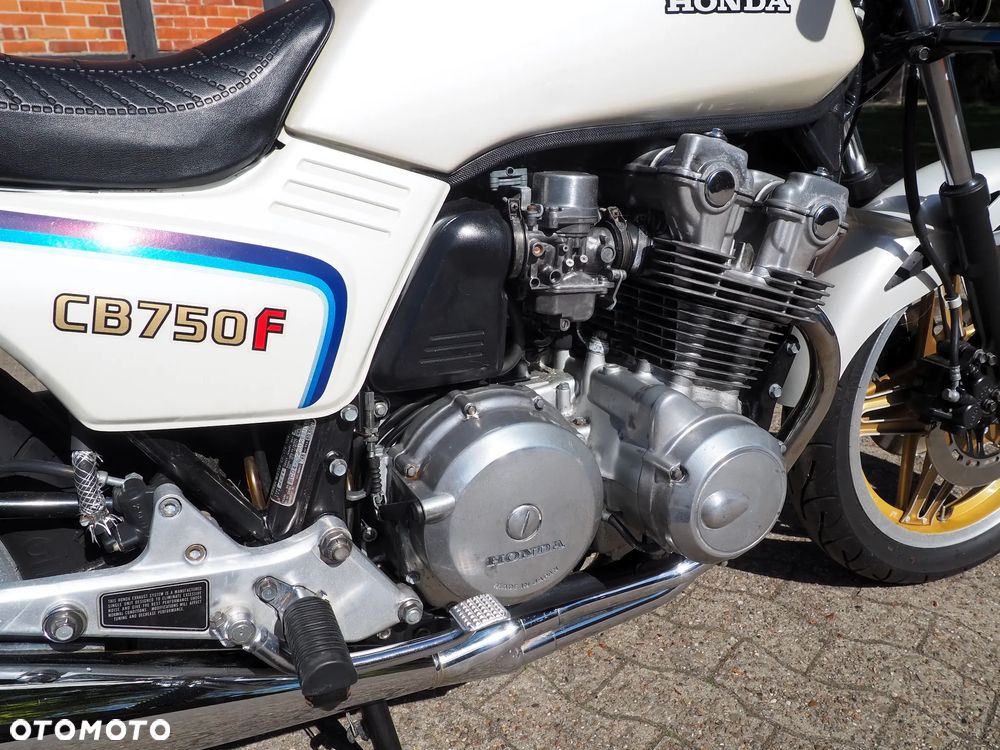 Honda CB - 12