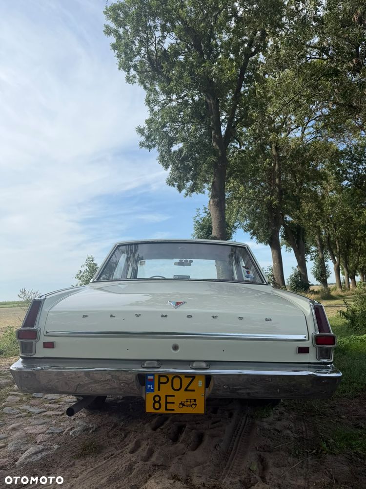 Plymouth Valiant - 3
