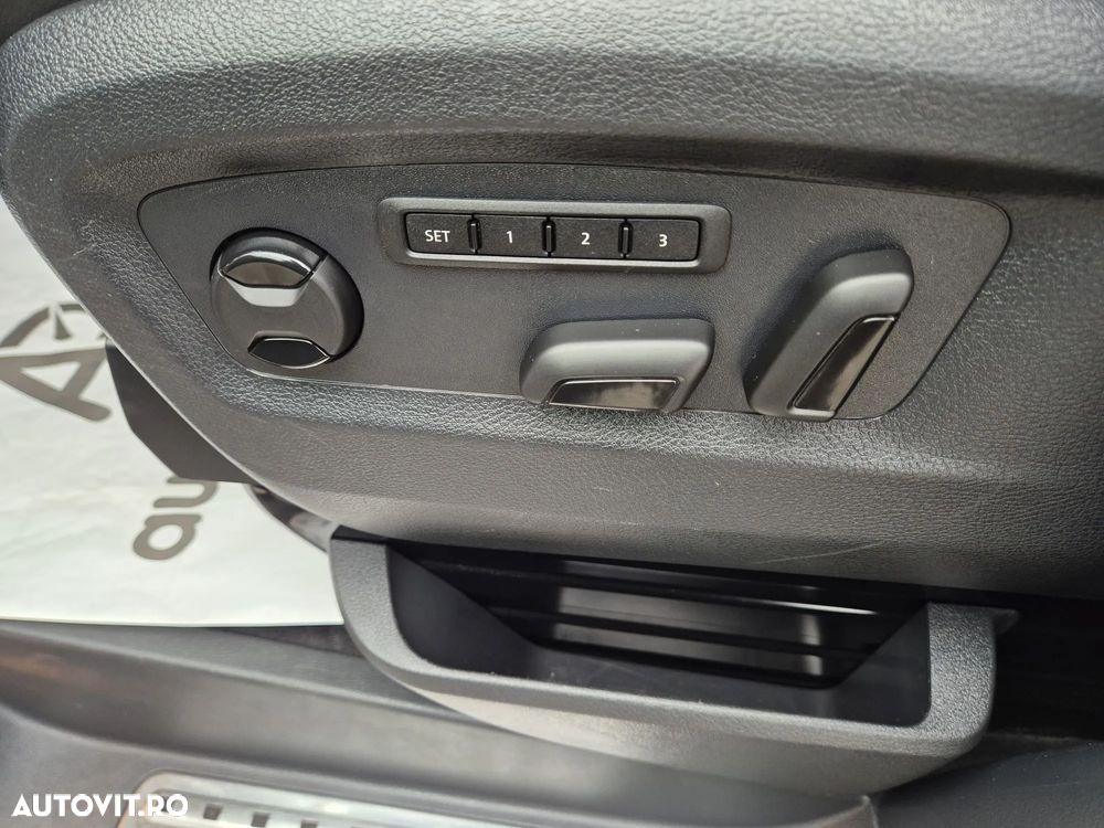 Volkswagen Multivan - 11