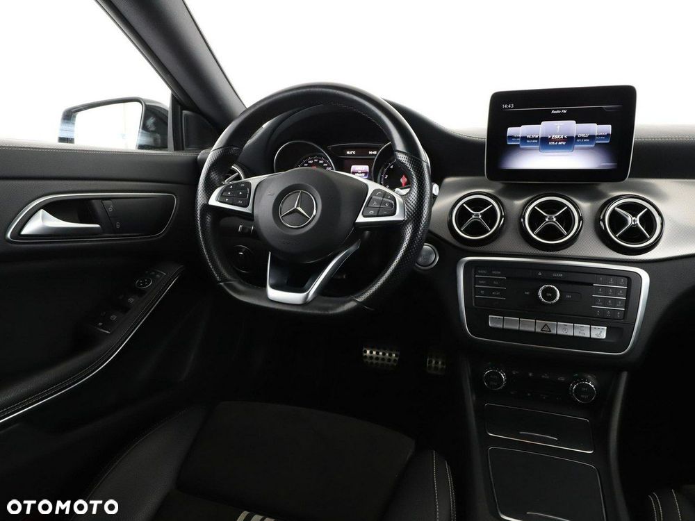 Mercedes-Benz CLA 220 4Matic 7G-DCT AMG Line - 17