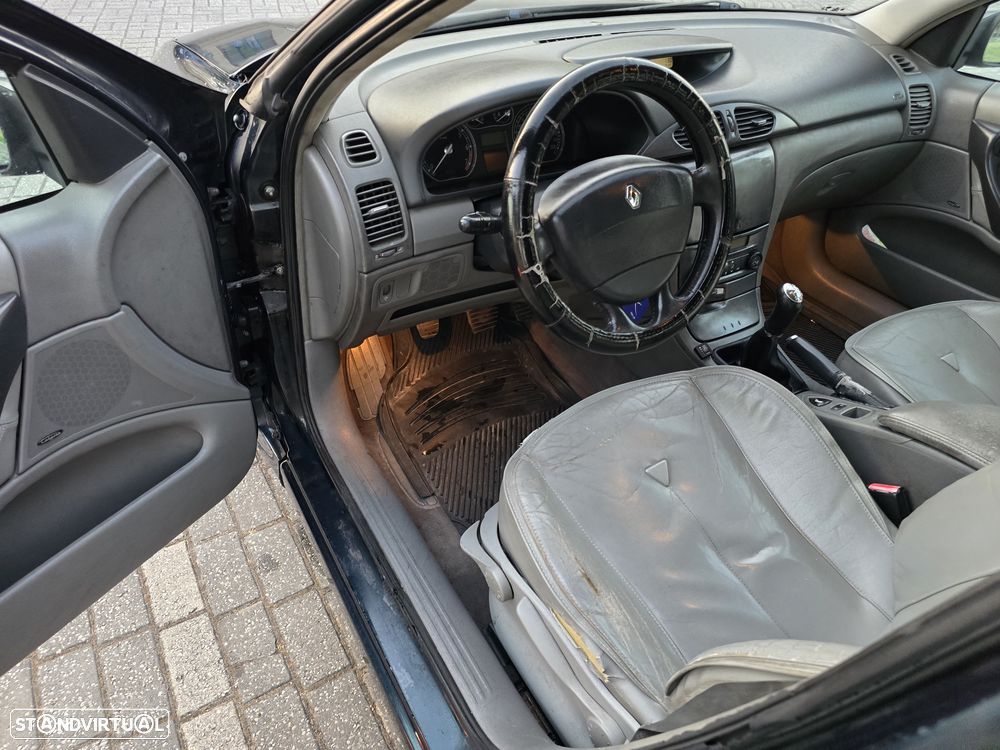 Renault Laguna Break 1.6 Expression - 11