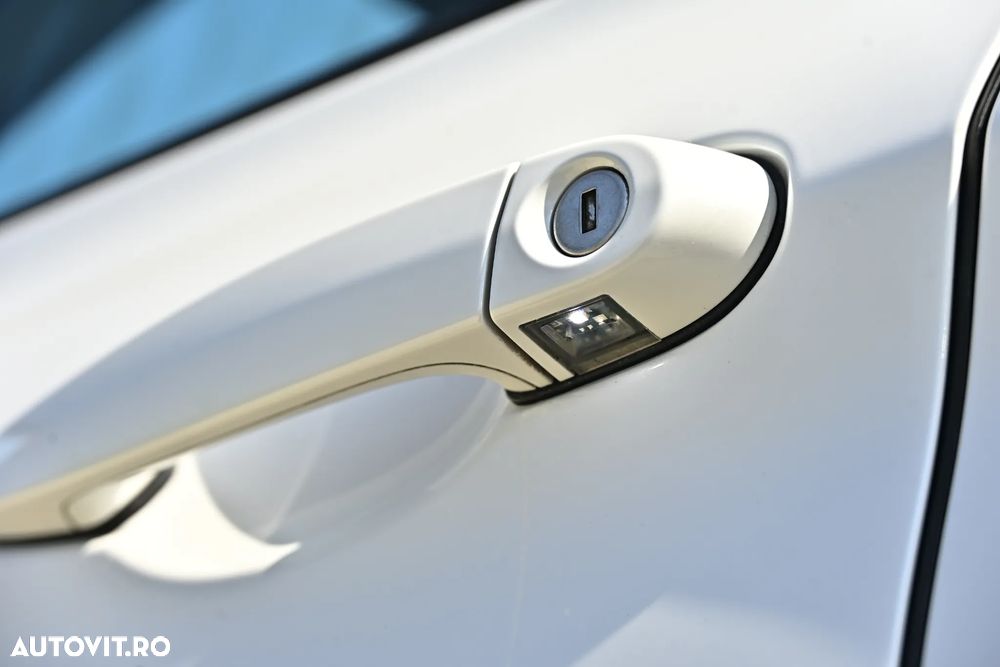 BMW Seria 3 320d Aut. Sport Line - 33