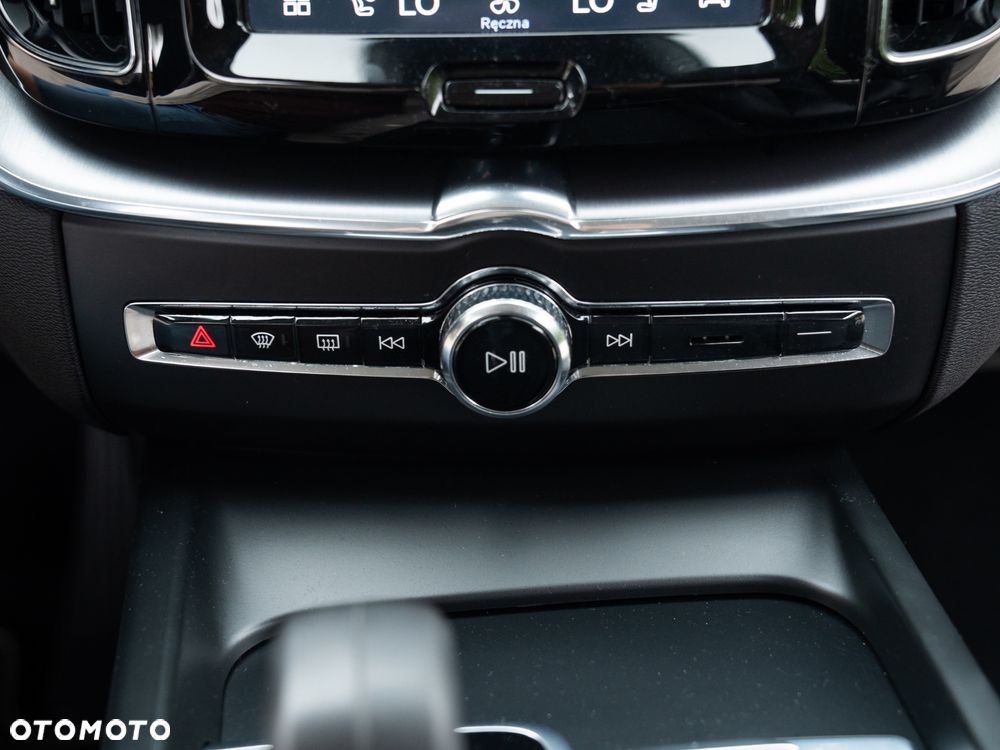 Volvo XC 60 B4 D AWD Geartronic Momentum Pro - 35