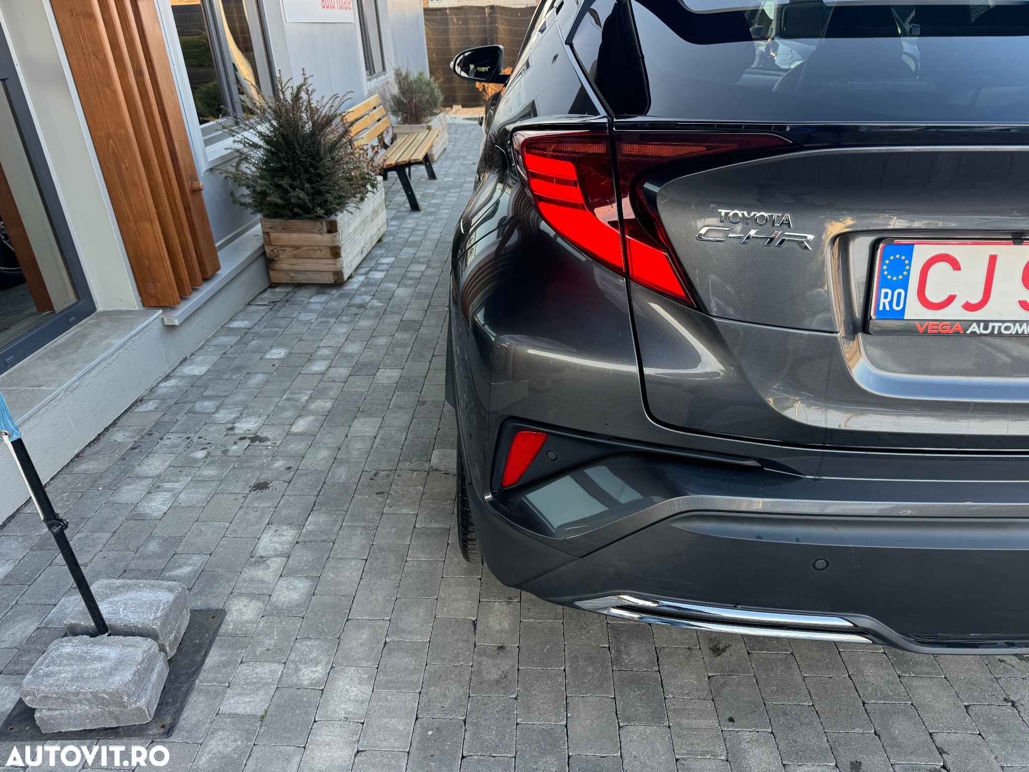 Toyota C-HR 2.0 HSD 184 CP 4x2 CVT C-ult Style bi-tone - 35