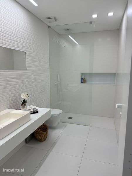 Vende-se apartamento T3 como novo - Quinta d’El Rei - Grande imagem: 5/11