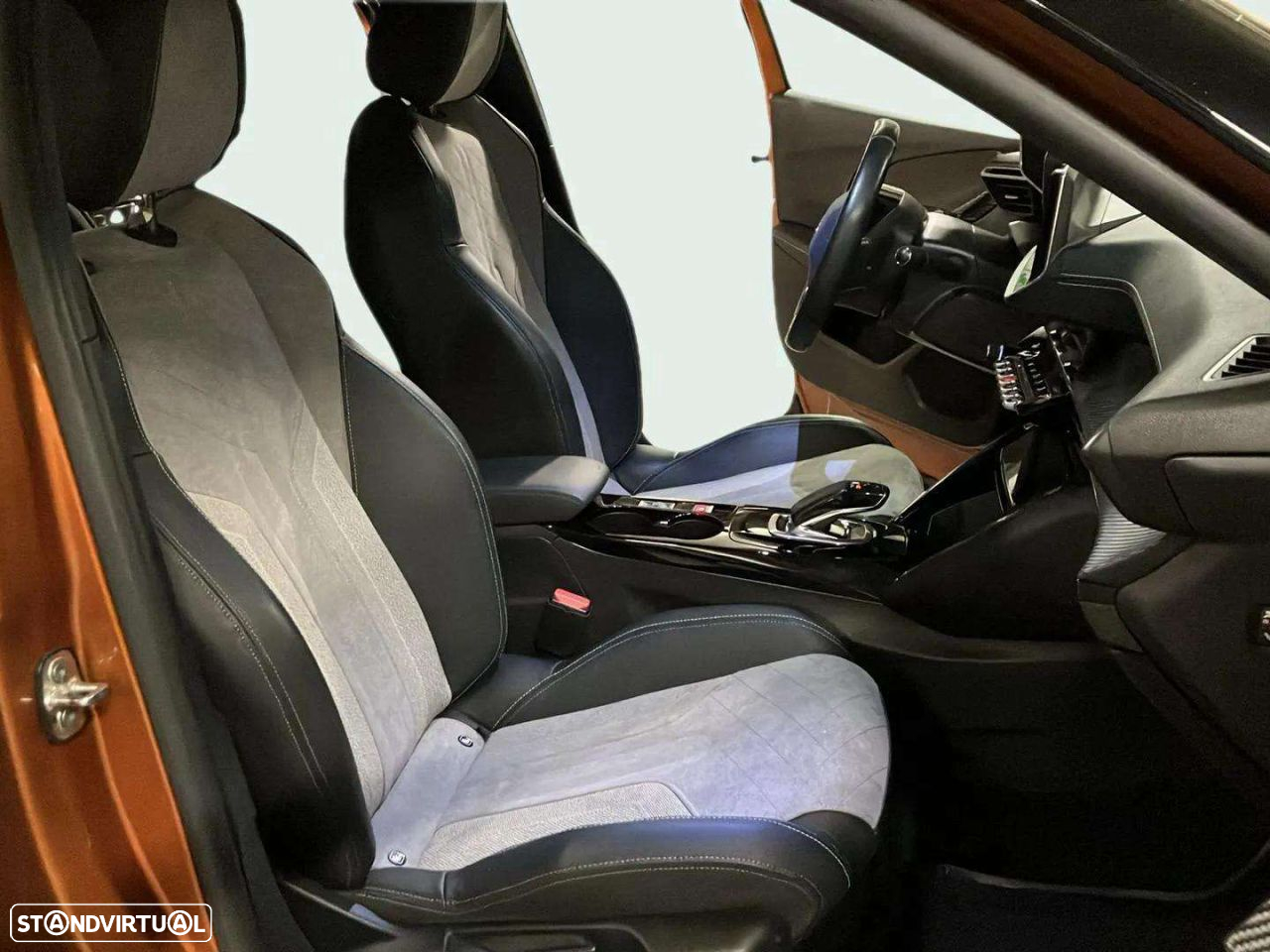 Peugeot e-2008 50 kWh GT - 14
