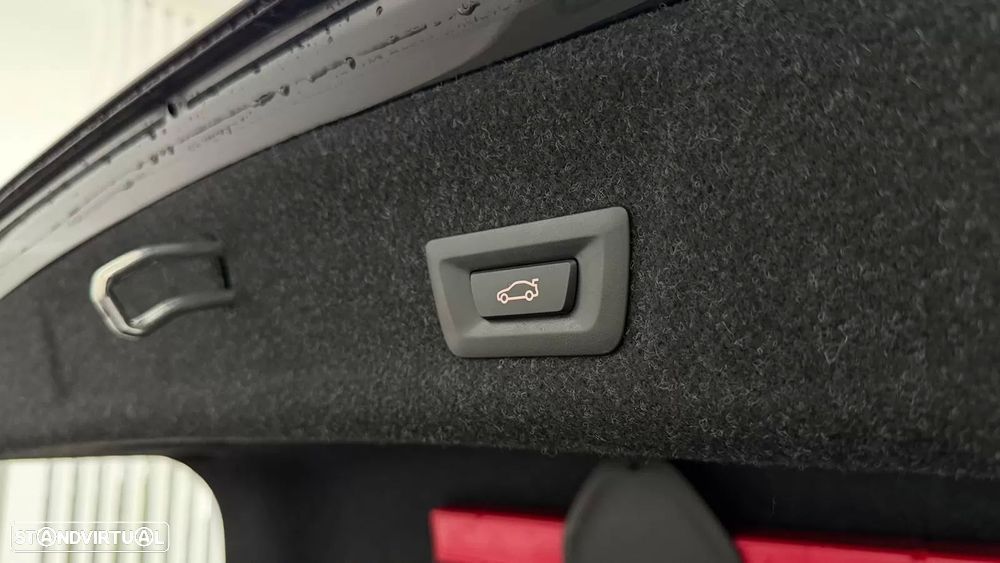 BMW 330 e Edição Desportiva M Auto - 30