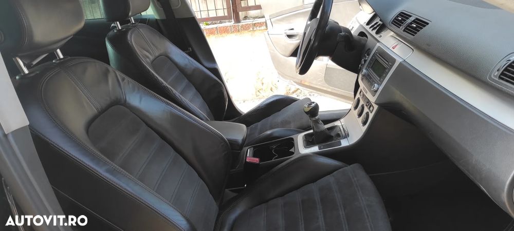 Volkswagen Passat - 12