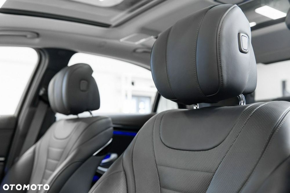 Mercedes-Benz Klasa S 560 4-Matic L 9G-TRONIC - 39