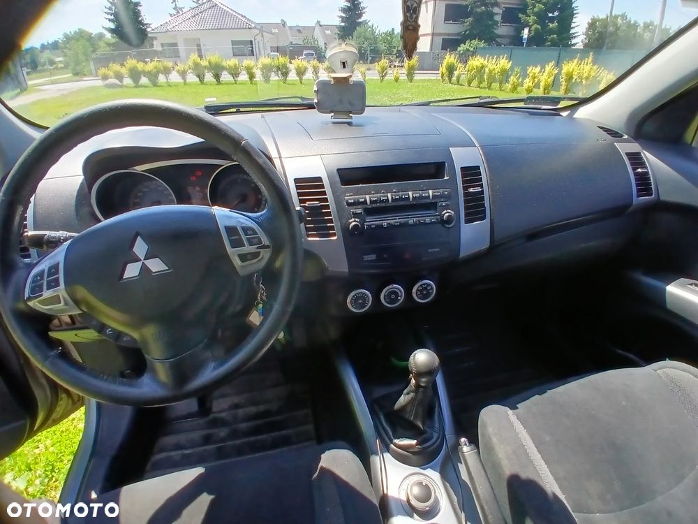 Mitsubishi Outlander 2.0 DI-D 4WD Instyle - 9