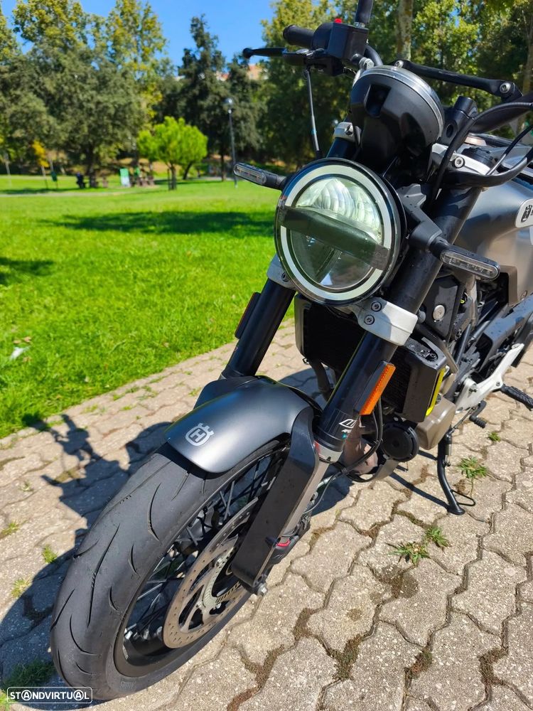 Husqvarna Svartpilen 125 - 4