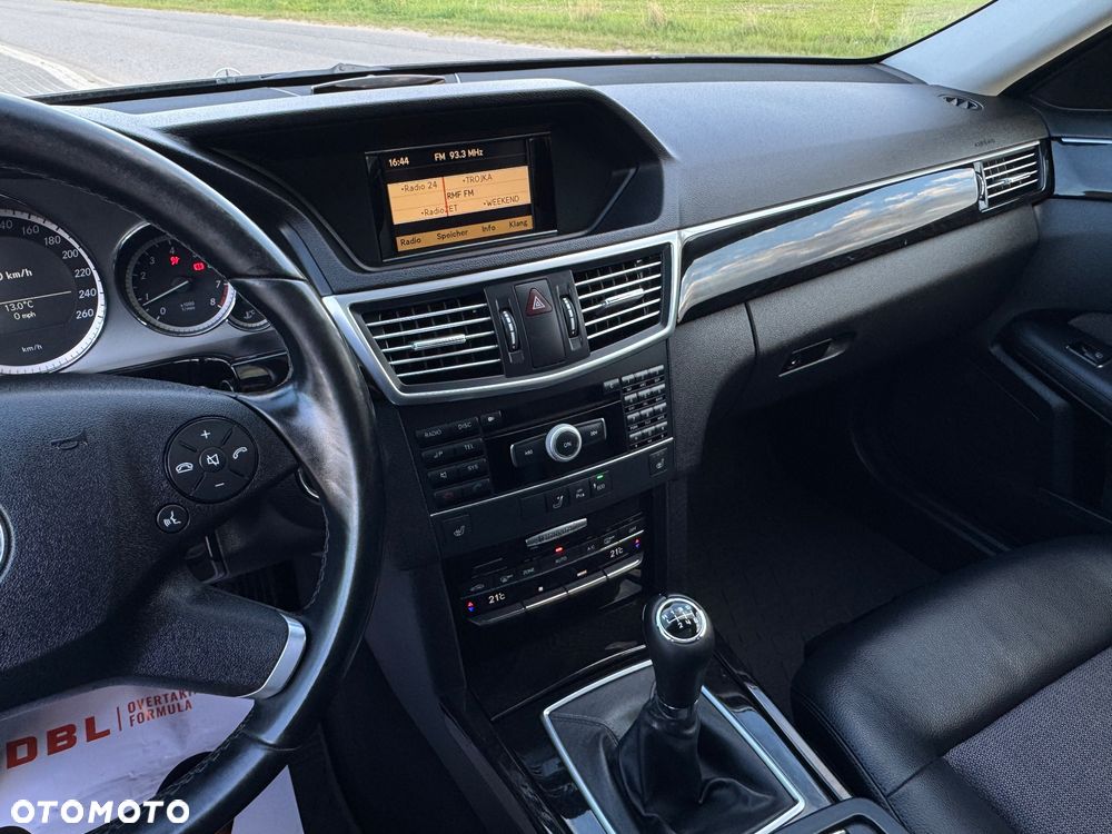 Mercedes-Benz Klasa E 200 CGI BlueEffICIENCY Avantgarde - 24