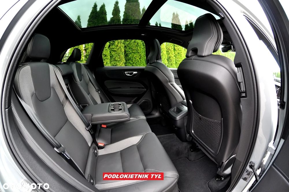 Volvo XC 60 B5 B AWD Plus Dark - 22