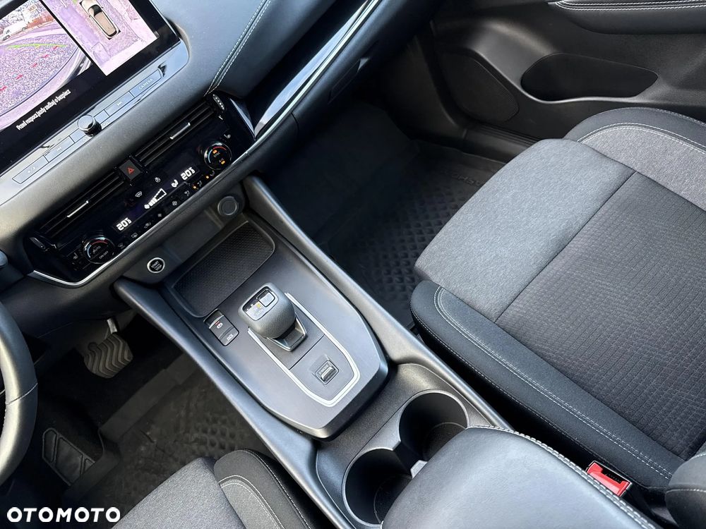 Nissan Qashqai 1.3 DIG-T MHEV N-Connecta Xtronic - 17