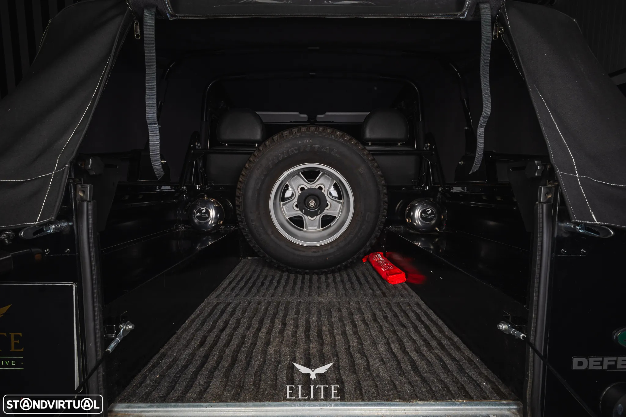 Land Rover Defender 90 SW 2.2 CRD SE - 25