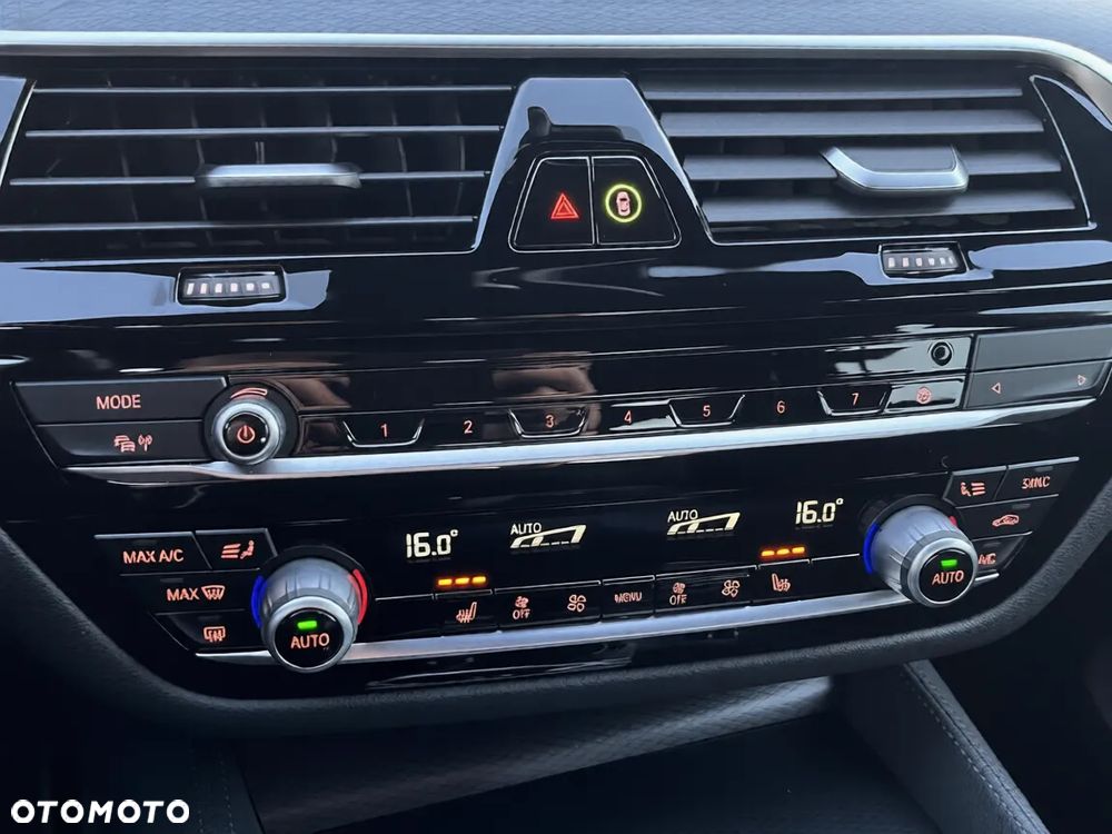 BMW Seria 5 520d M Sport Edition - 13