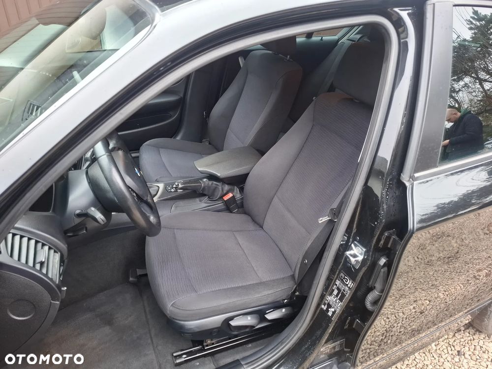 BMW Seria 1 118d DPF - 19