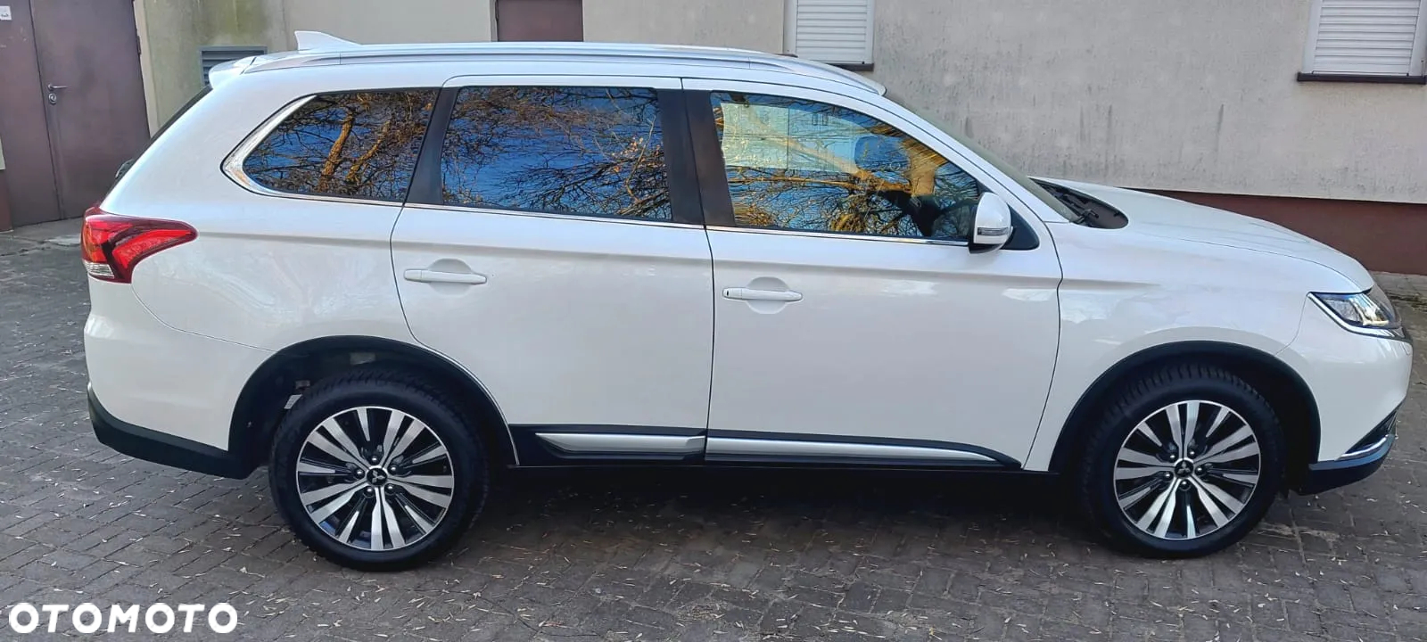 Mitsubishi Outlander 2.0 Instyle Navi 4WD CVT - 13