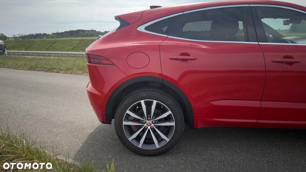 Jaguar E-Pace 2.0 D200 mHEV AWD R-Dynamic SE - 6