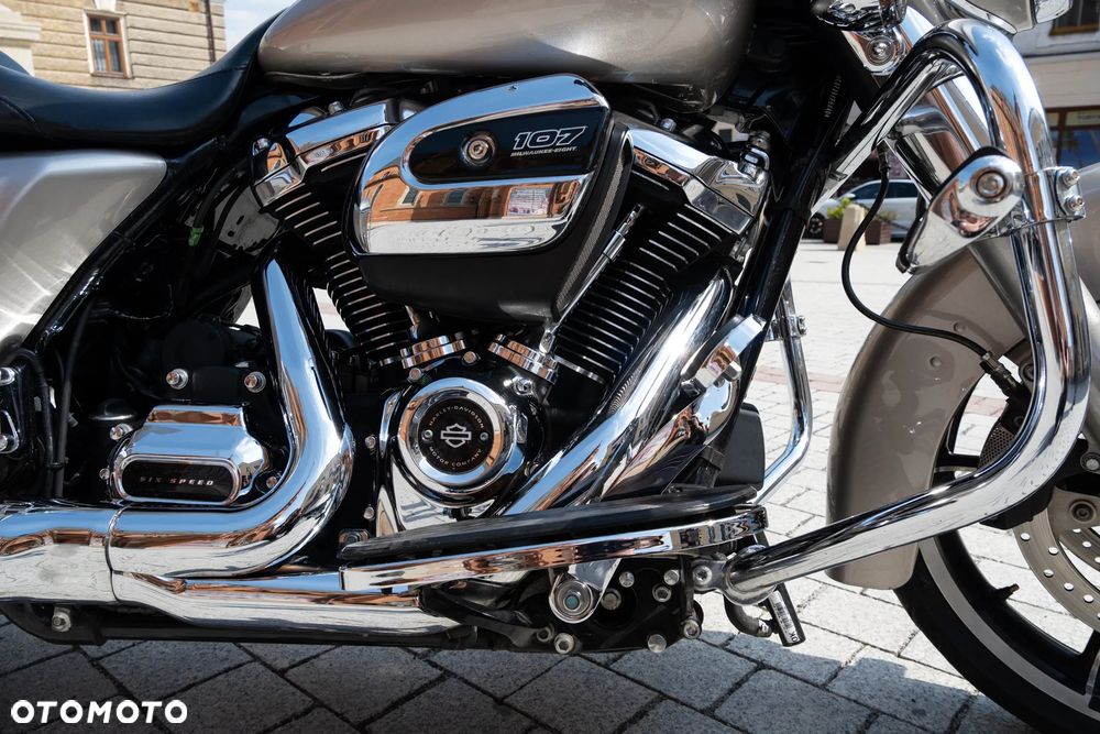 Harley-Davidson Touring Street Glide - 12