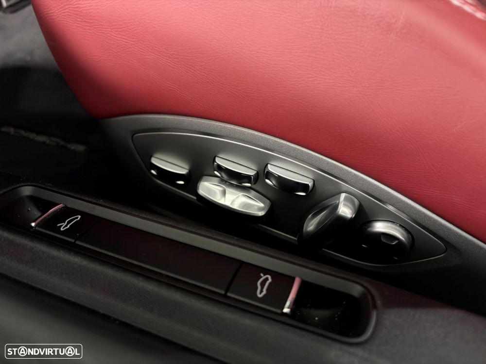 Porsche 911 (991) Turbo S Cabriolet - 14