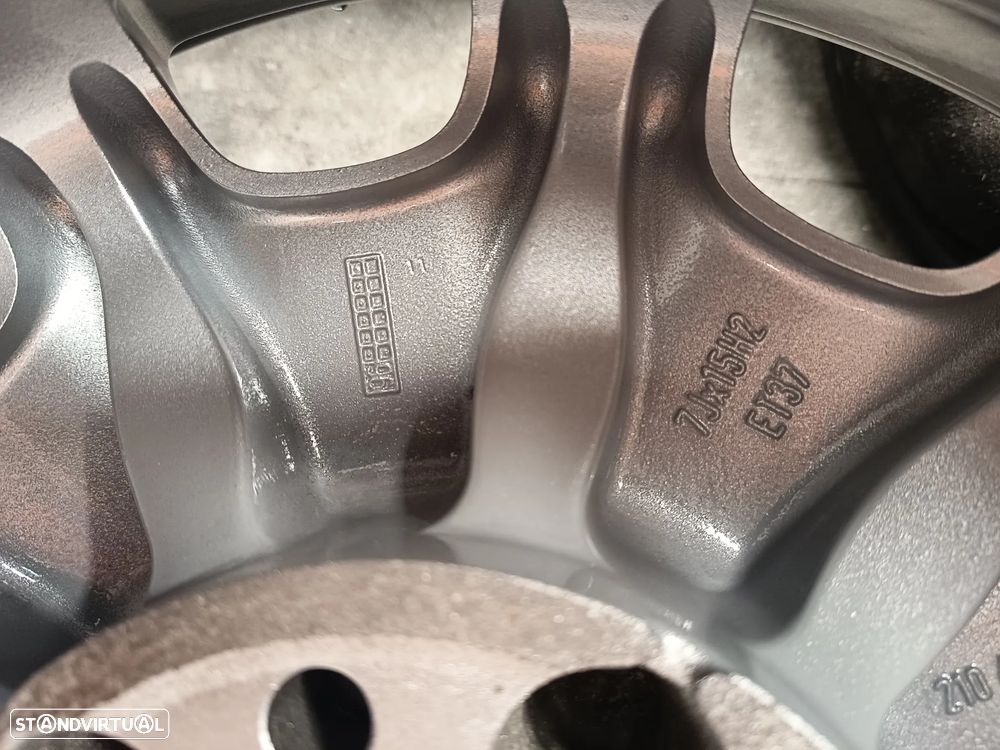 Conjunto Jantes 15 Originais Mercedes-Benz  Ref: 2104010102 - 5