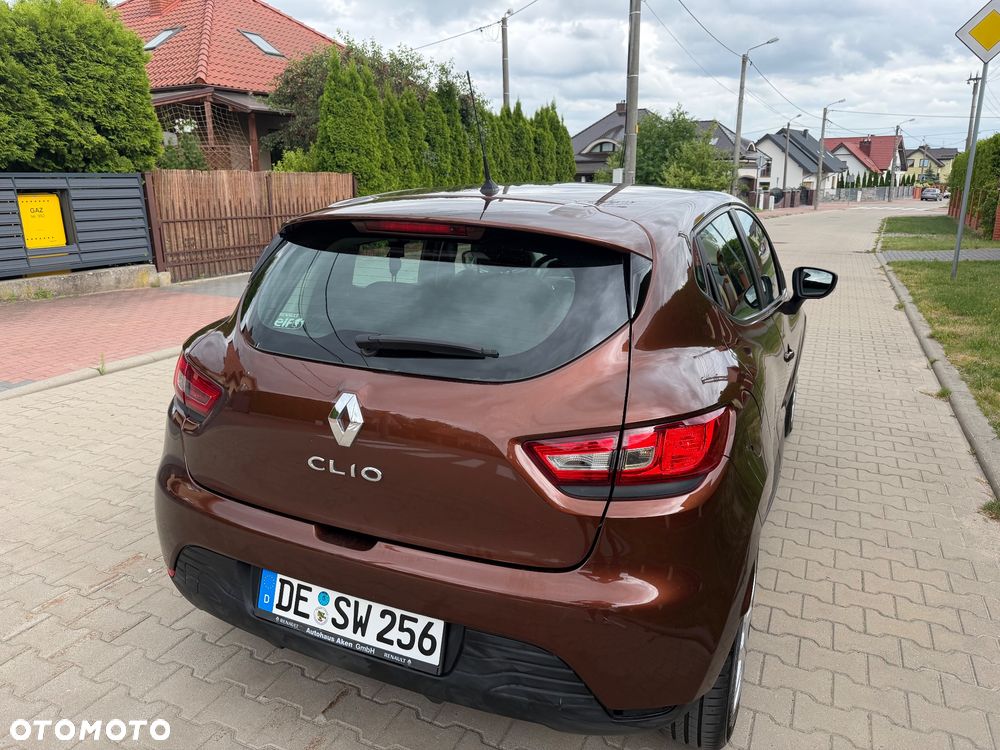Renault Clio 1.2 16V 75 TomTom Edition - 17