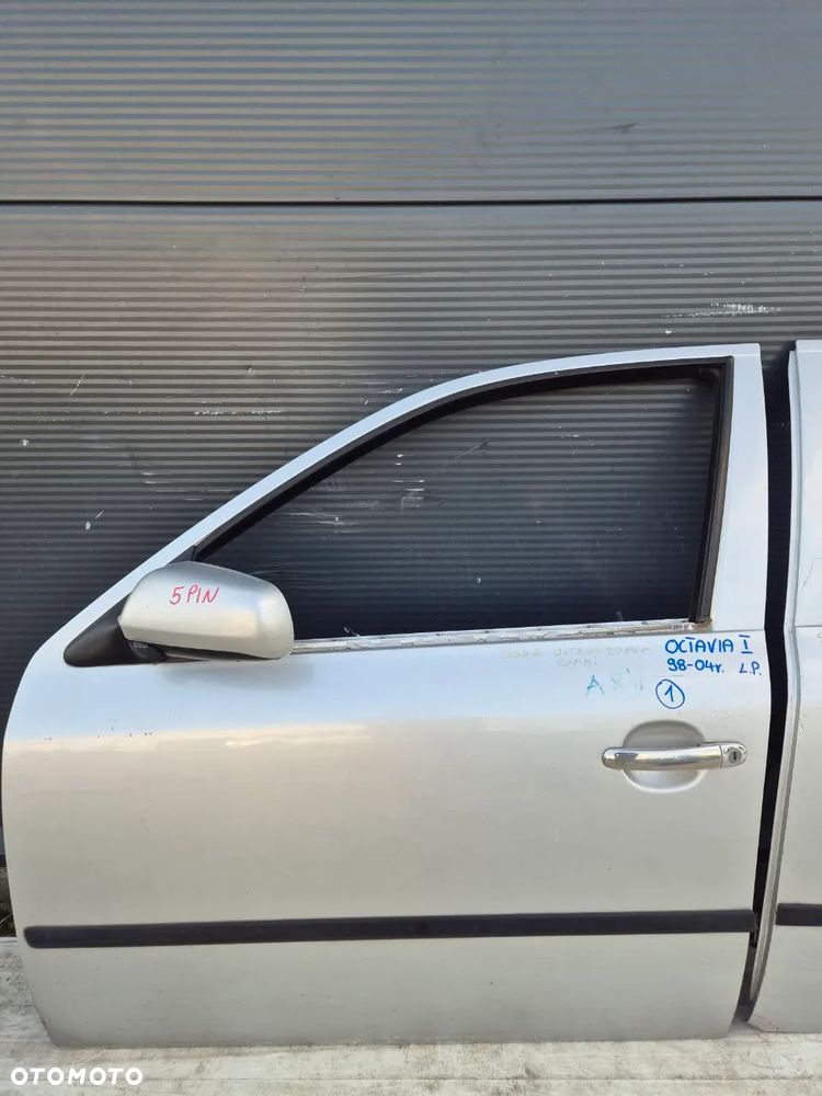 DRZWI LEWY  PRZÓD SKODA OCTAVIA I - 3