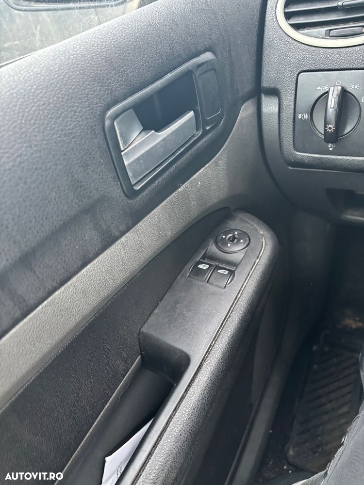 Ford Focus 1.6 TDCi Ambiente - 9