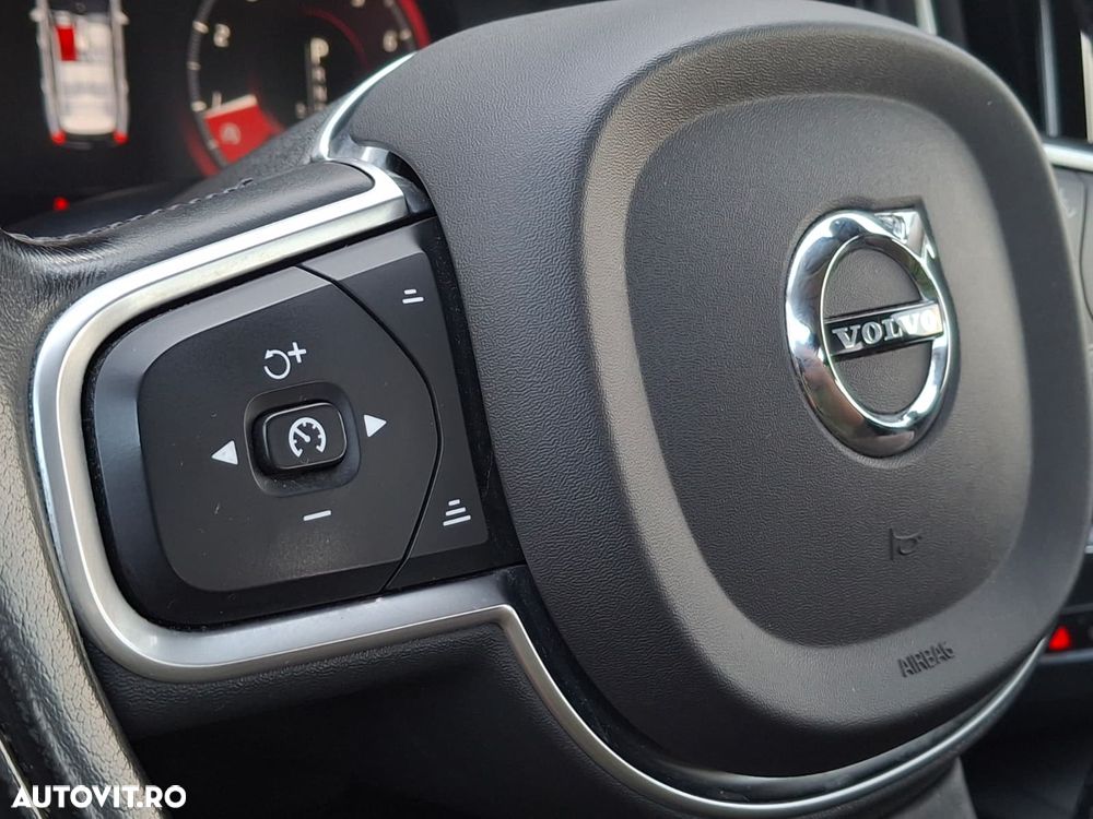 Volvo XC 60 T5 AWD Momentum - 27