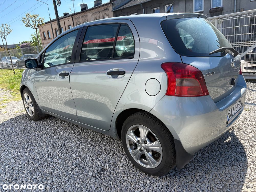 Toyota Yaris 1.3 Luna - 2