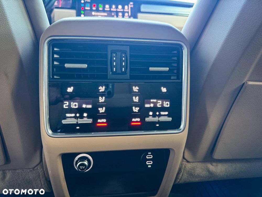 Porsche Cayenne Platinum Edition - 30