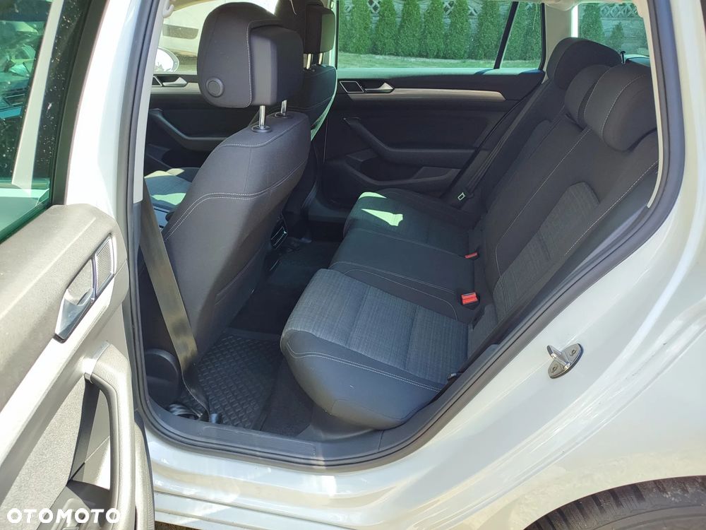 Volkswagen Passat Variant 2.0 TDI SCR DSG Elegance - 7