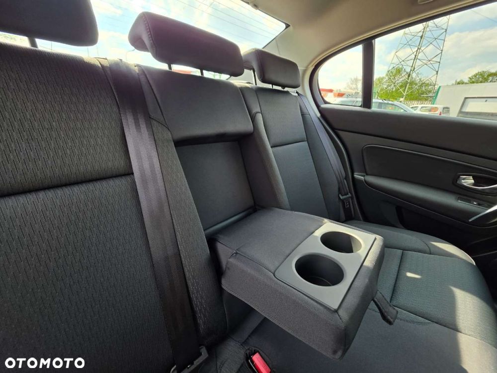 Renault Latitude - 16