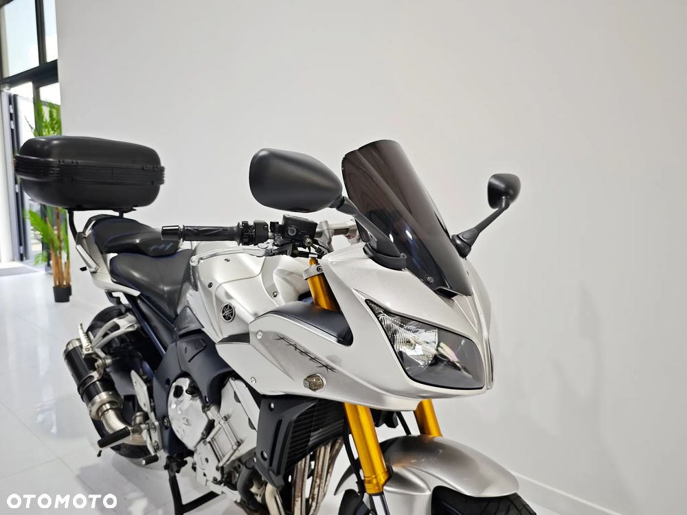 Yamaha FZ - 11